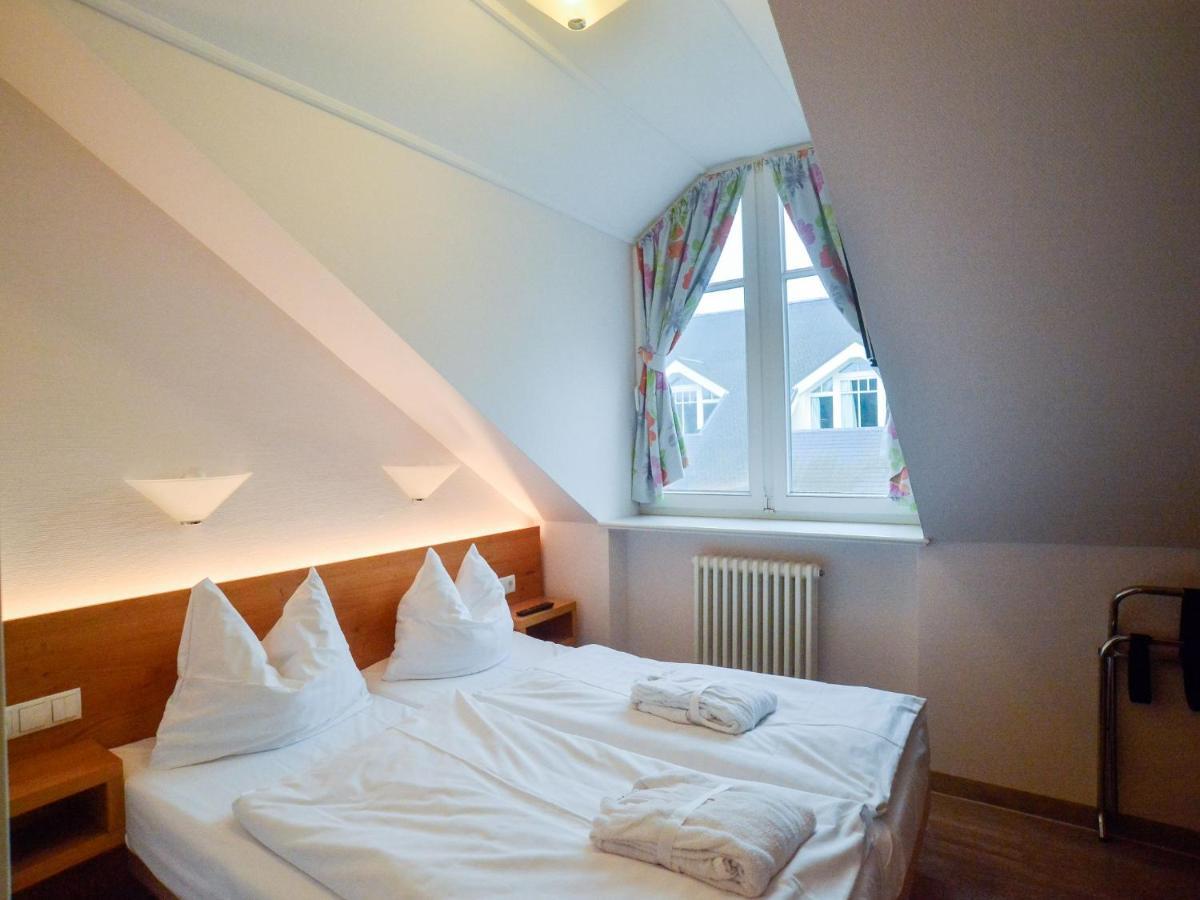 Komfort Mit 1 Schlafzimmer Und Balkon Im Dachgeschoss 147 Apartment *